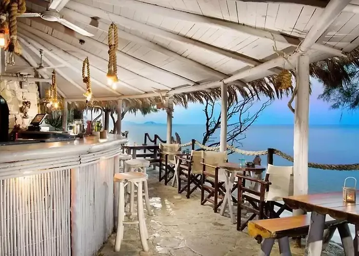 Exotic Master-house In A Unique Location! Feriehus