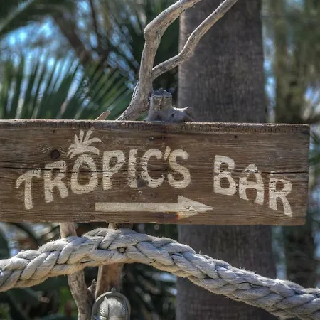 Exotic Master-house In A Unique Location! 度假居 *